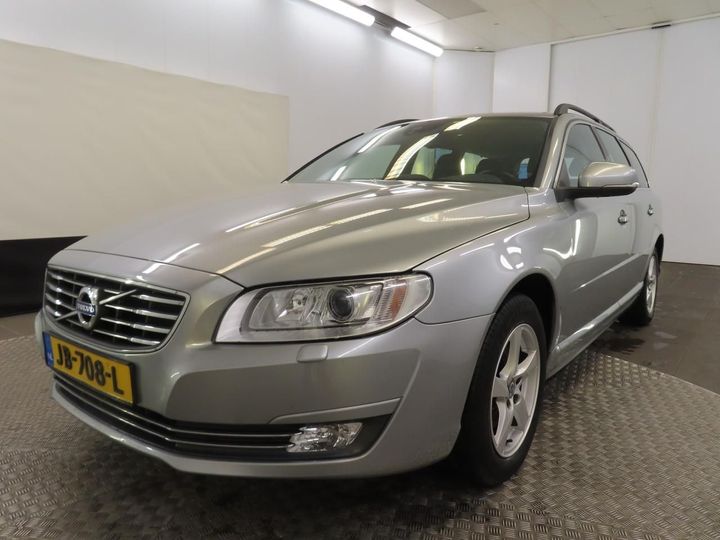 VOLVO V70 2016 yv1bw7981g1367095