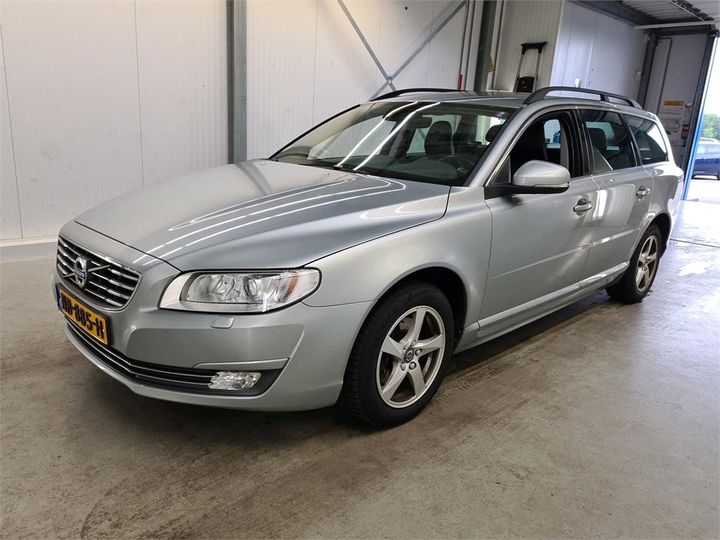 VOLVO V70 2017 yv1bw7981g1369624