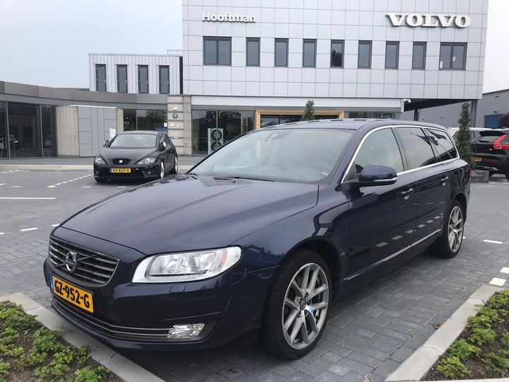 VOLVO V70 2015 yv1bw8256f1337409