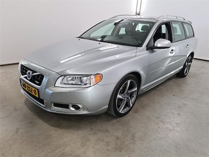 VOLVO V70 2013 yv1bw88a0d1265765