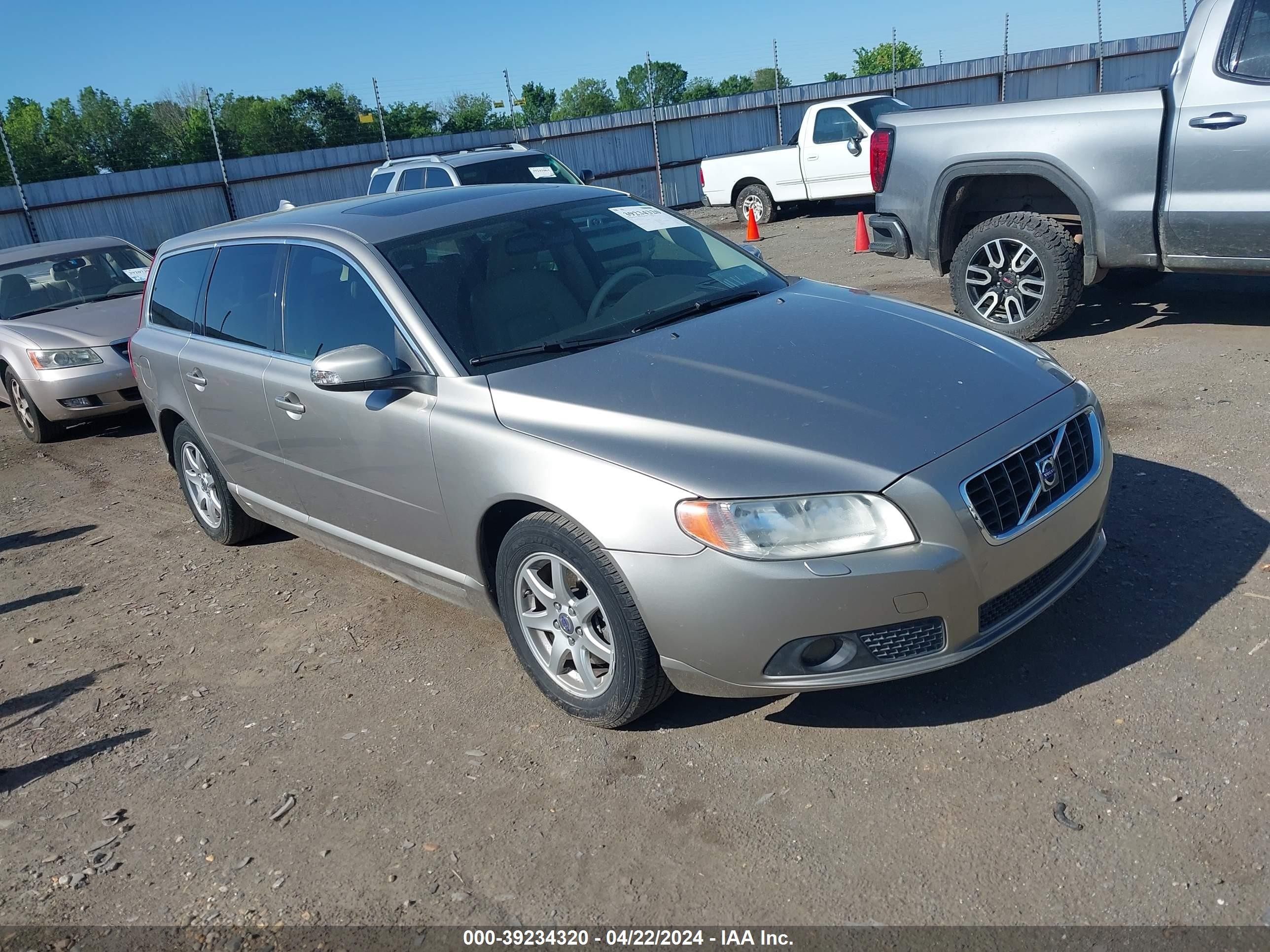 VOLVO V70 2009 yv1bw982891089531