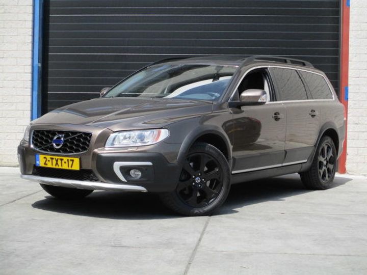 VOLVO XC70 ESTATE 2014 yv1bz40ldf1205135