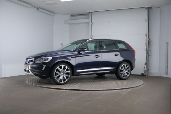 VOLVO XC60 2017 yv1dz40lch2148458