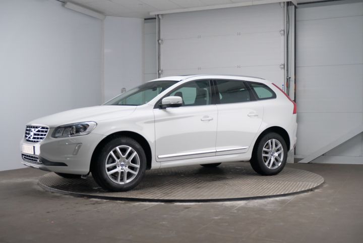 VOLVO XC60 2017 yv1dz40ldh2113707