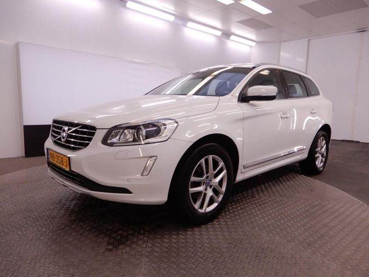 VOLVO XC60 2017 yv1dza8cdh2106769