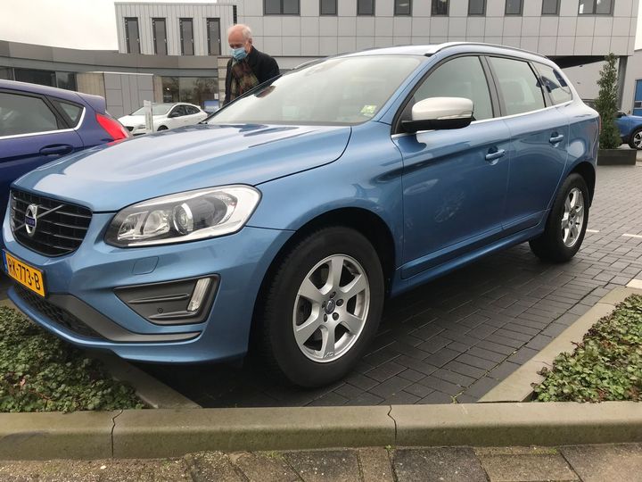 VOLVO XC60 2017 yv1dza8cdh2148253