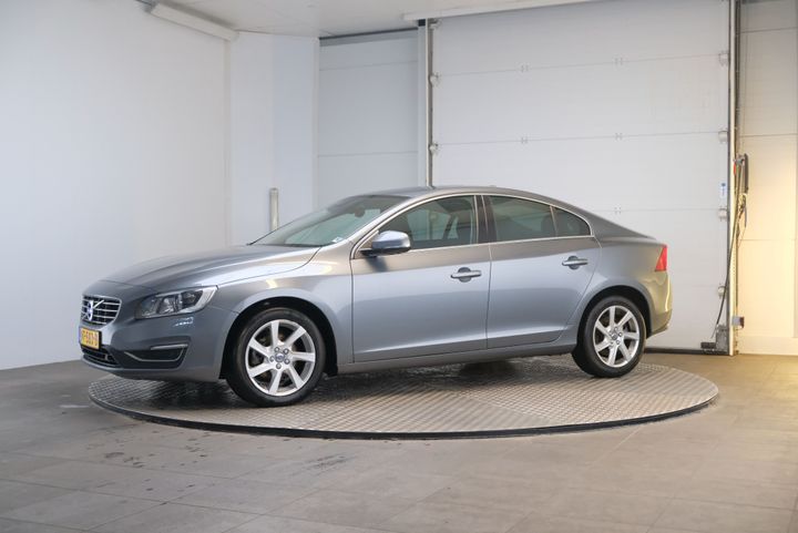 VOLVO S60 2017 yv1fs7481h2439341