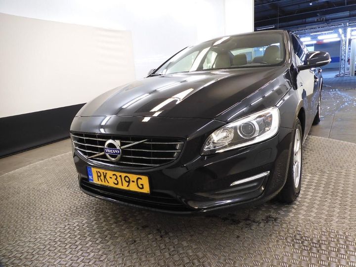 VOLVO S60 2017 yv1fs7481j2461087