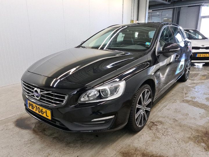 VOLVO V60 2017 yv1fw28l0j2376084