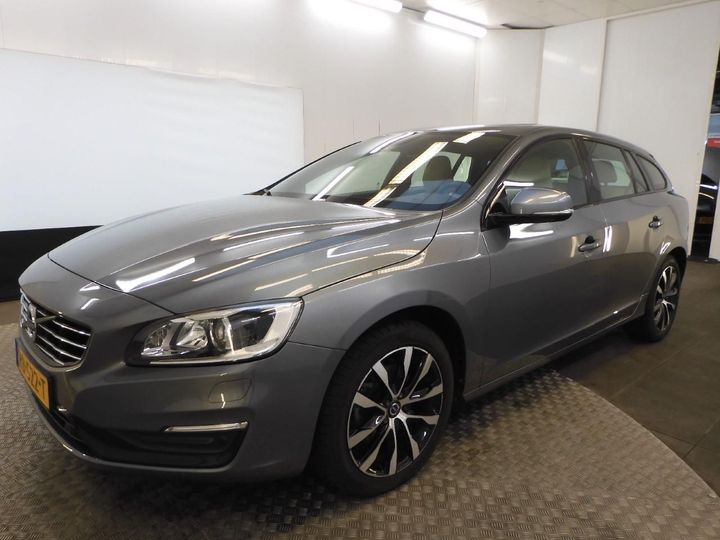 VOLVO V60 2017 yv1fw29l0j2385840