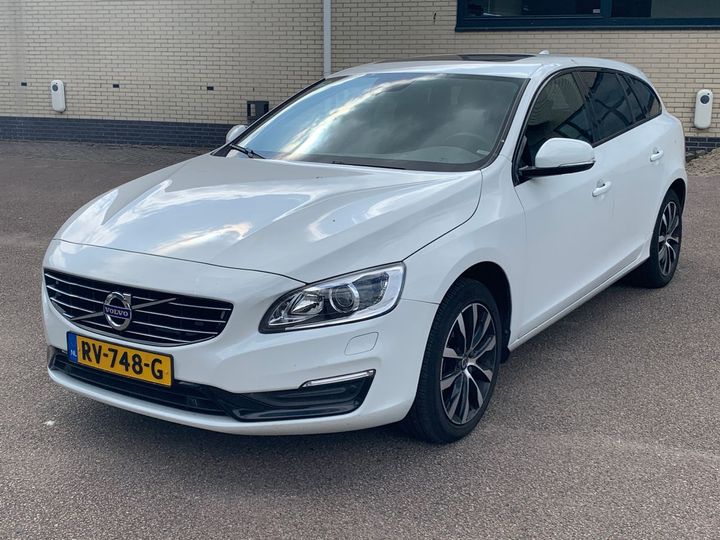 VOLVO V60 2018 yv1fw29l0j2396123