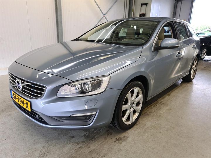 VOLVO V60 2018 yv1fw29l0j2402308