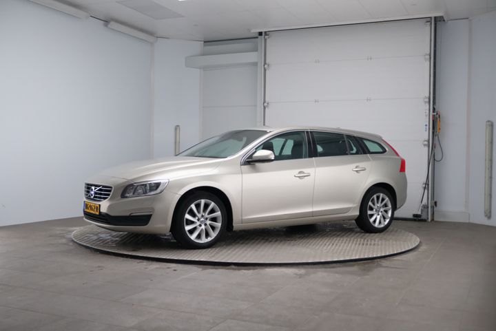 VOLVO V60 2017 yv1fw37l1h1359294