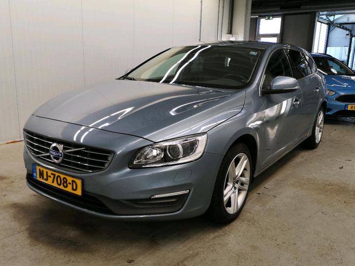 VOLVO V60 2017 yv1fw37l1h1361198