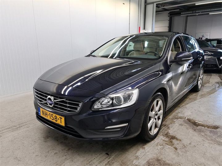 VOLVO V60 2017 yv1fw37l1h1361300