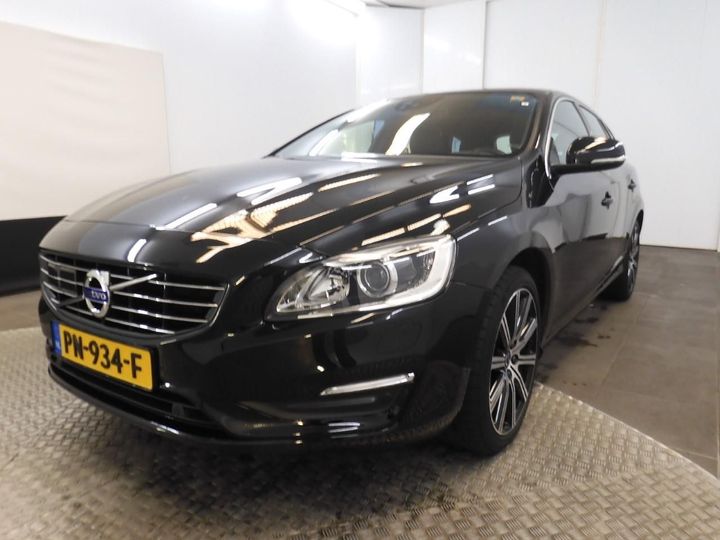 VOLVO V60 2017 yv1fw41l0j2377919