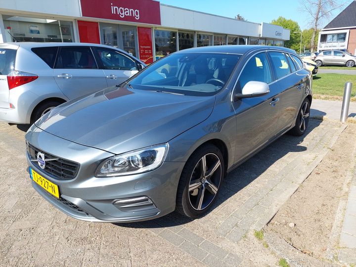 VOLVO V60 2018 yv1fw41l0j2409669