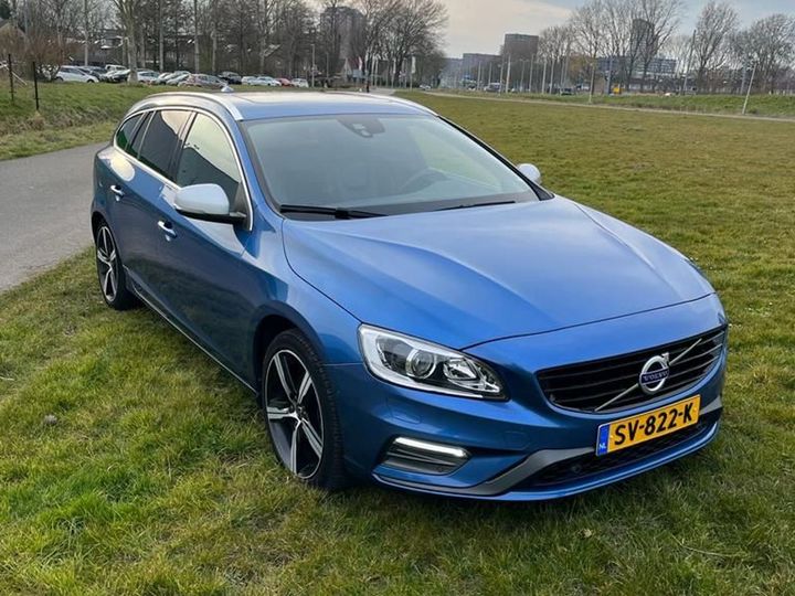 VOLVO V60 2018 yv1fw41l0j2410377