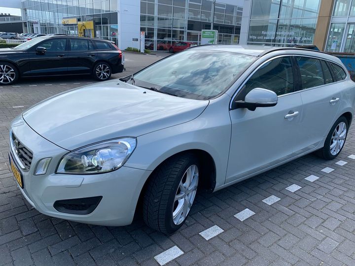 VOLVO V60 2010 yv1fw445bb1002752