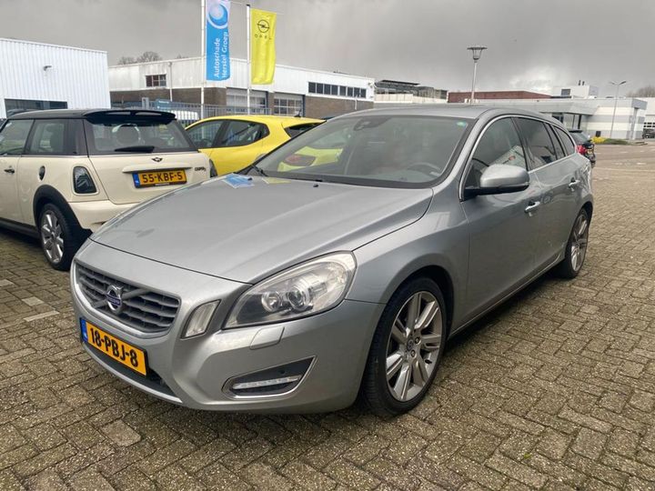 VOLVO V60 2011 yv1fw445bb1008408