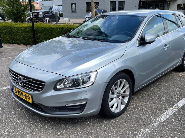 VOLVO V60 2015 yv1fw738df1248601