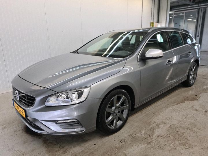 VOLVO V60 2016 yv1fw7481g1308552