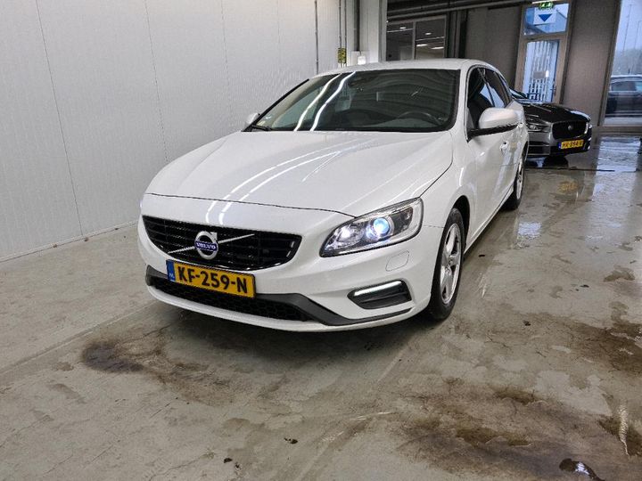 VOLVO V60 2016 yv1fw7481h1339029