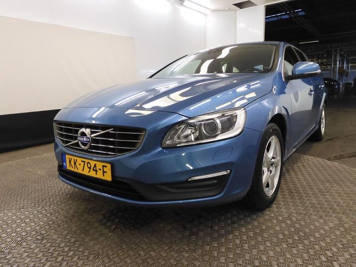 VOLVO V60 2016 yv1fw7481h1343532