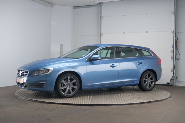 VOLVO V60 2016 yv1fw7481h1346008