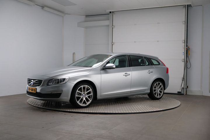 VOLVO V60 2016 yv1fw7481h1347986