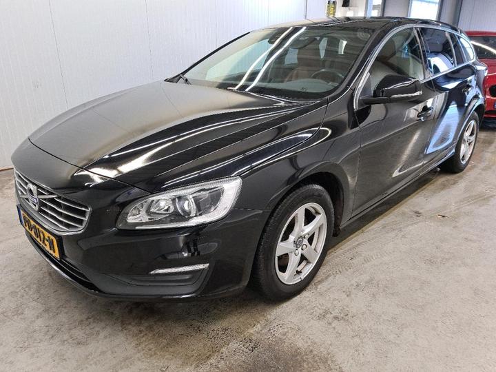 VOLVO V60 2017 yv1fw7481h1351570