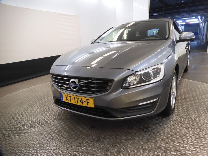 VOLVO V60 2016 yv1fw7481h1352778