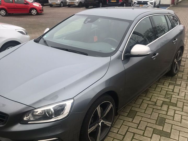 VOLVO V60 2017 yv1fw7481h1353712