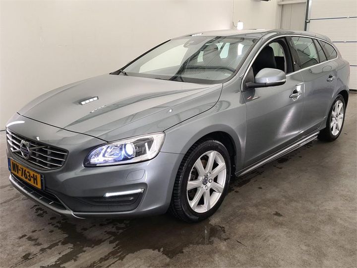 VOLVO V60 2017 yv1fw7481h1370480