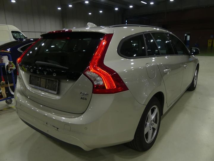 VOLVO V60 2017 yv1fw7481j2381052