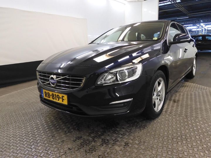 VOLVO V60 2017 yv1fw7481j2384663