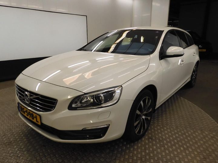 VOLVO V60 2017 yv1fw74c1j2386834