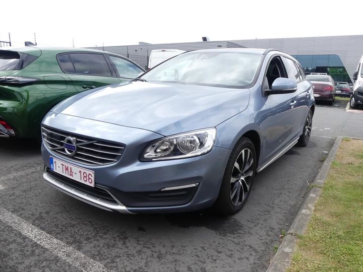 VOLVO V60 2017 yv1fw74c1j2391217