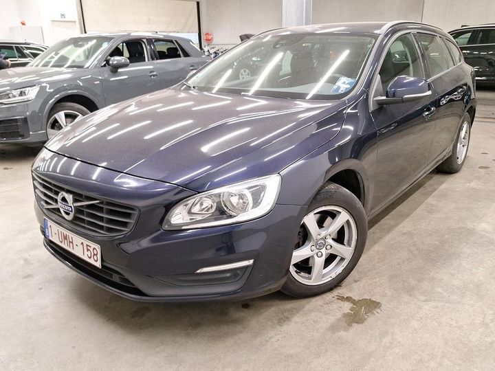 VOLVO V 60 2018 yv1fw74c1j2406142