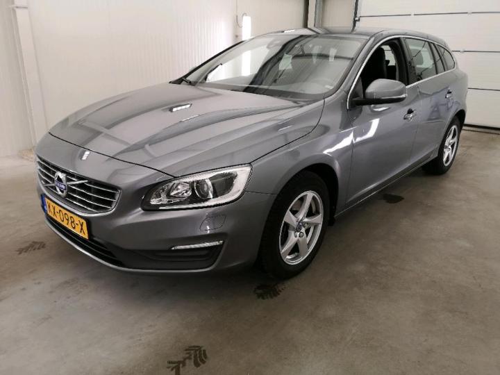 VOLVO V60 2017 yv1fw7880h1357304