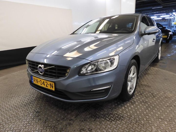 VOLVO V60 2018 yv1fw7880j2393095