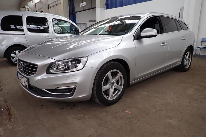 VOLVO V60 2016 yv1fw7980h1349055