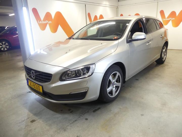 VOLVO V60 2017 yv1fw7980j2386835