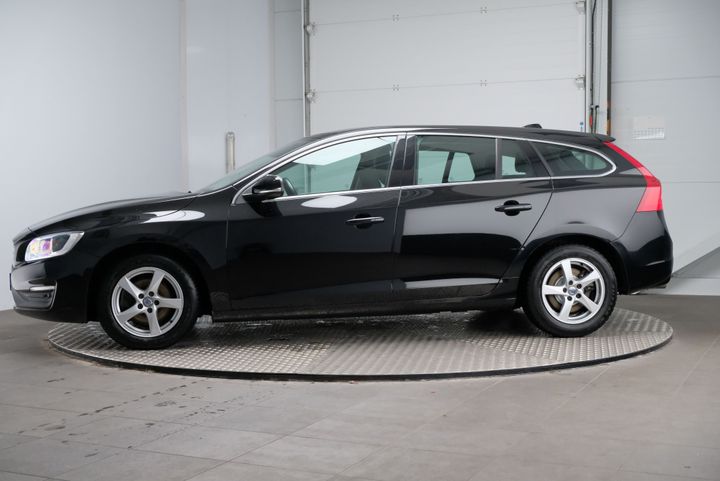 VOLVO V60 2016 yv1fw7981h1341524