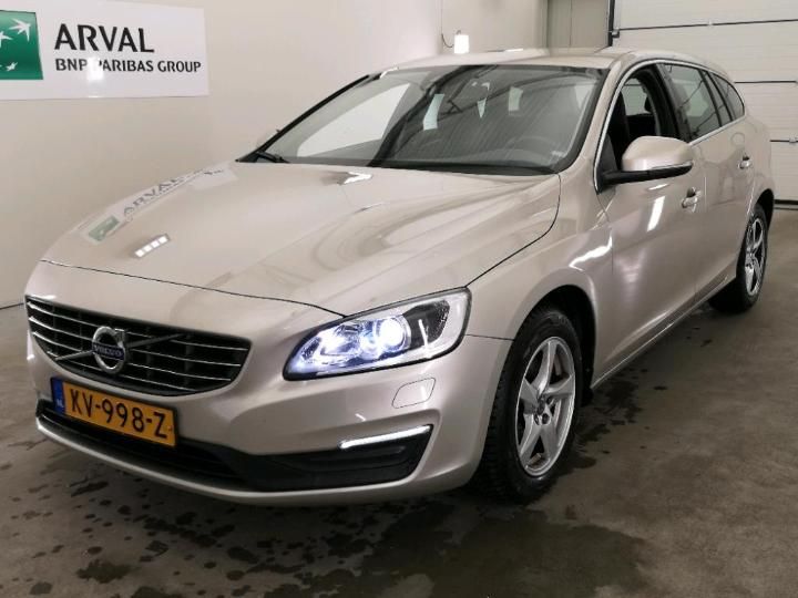 VOLVO V60 2016 yv1fw7981h1355843