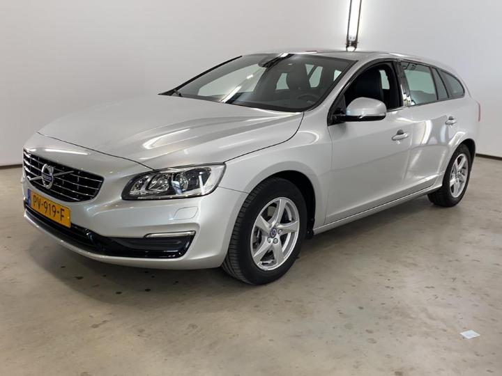 VOLVO V60 2017 yv1fw7981j2380396