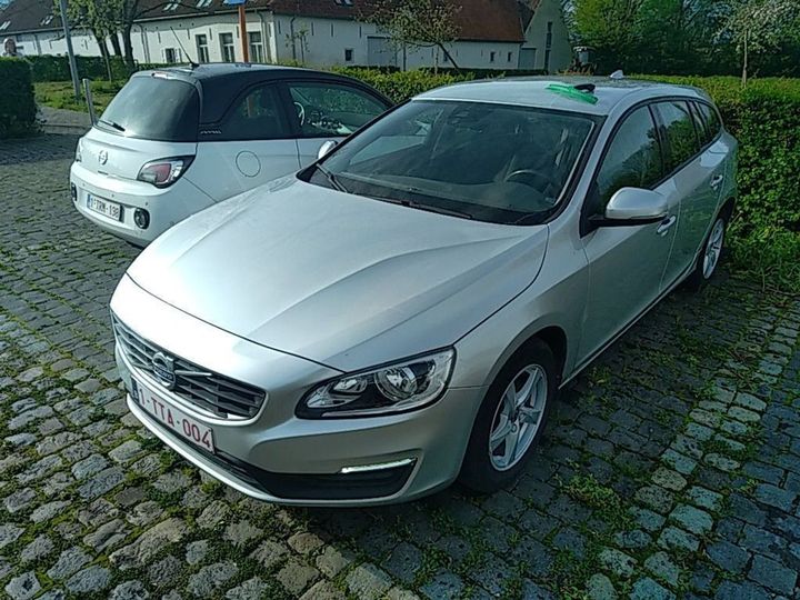 VOLVO V60 2018 yv1fw7981j2396019