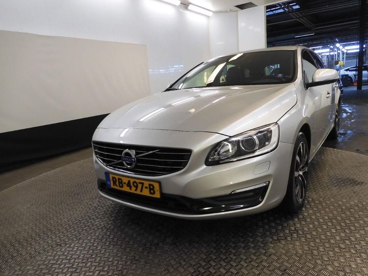 VOLVO V60 2017 yv1fw79c0j2384841