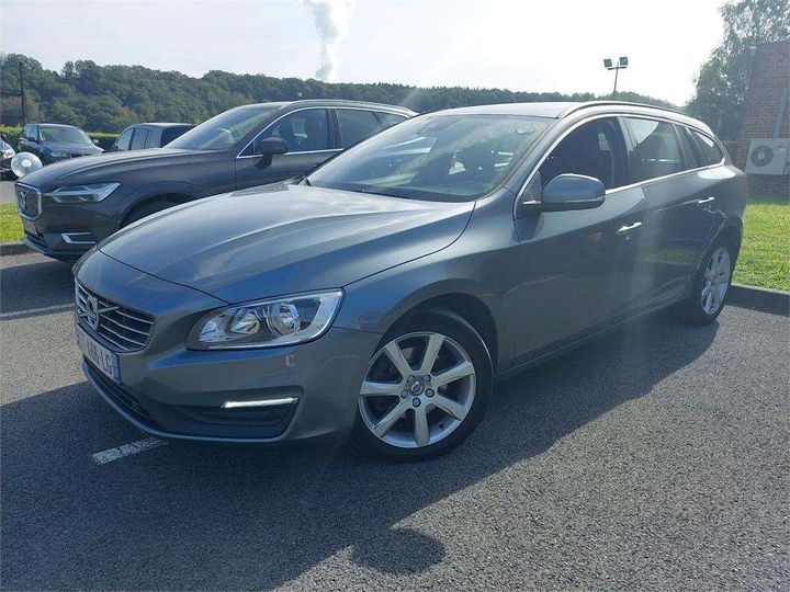 VOLVO V60 BREAK 2018 yv1fw79c0j2391037