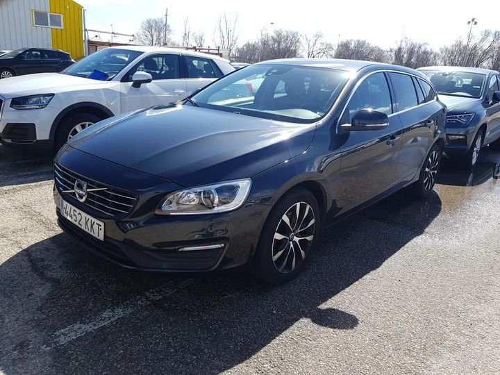 VOLVO V60 2018 yv1fw79c0j2407536